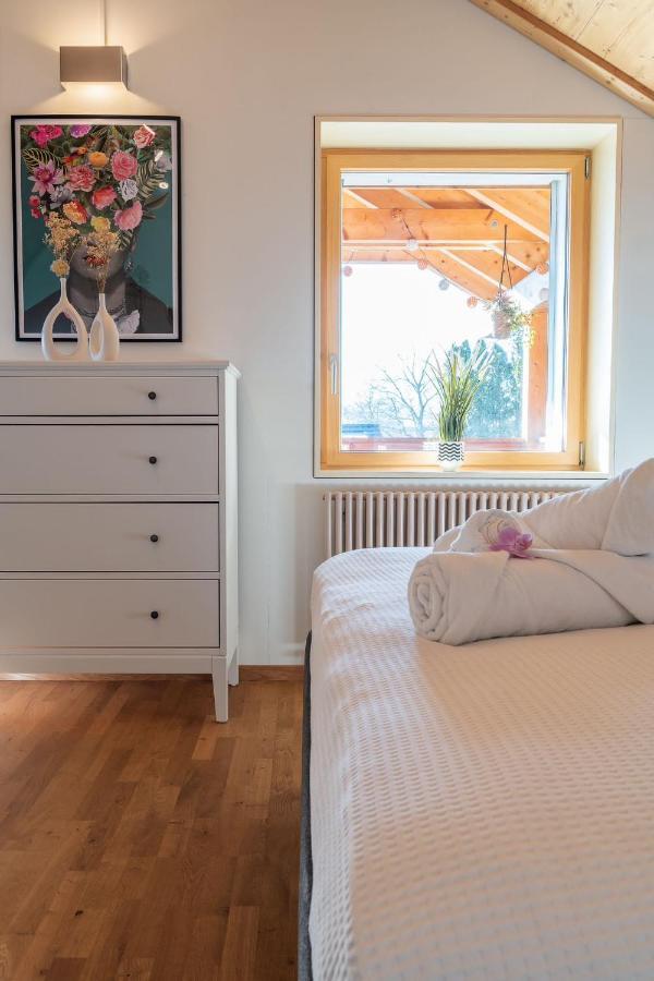 Swiss Alps View Apartment - Contactless Self Check-In Тун Екстериор снимка